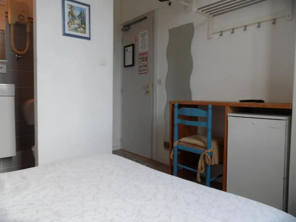 Economy room