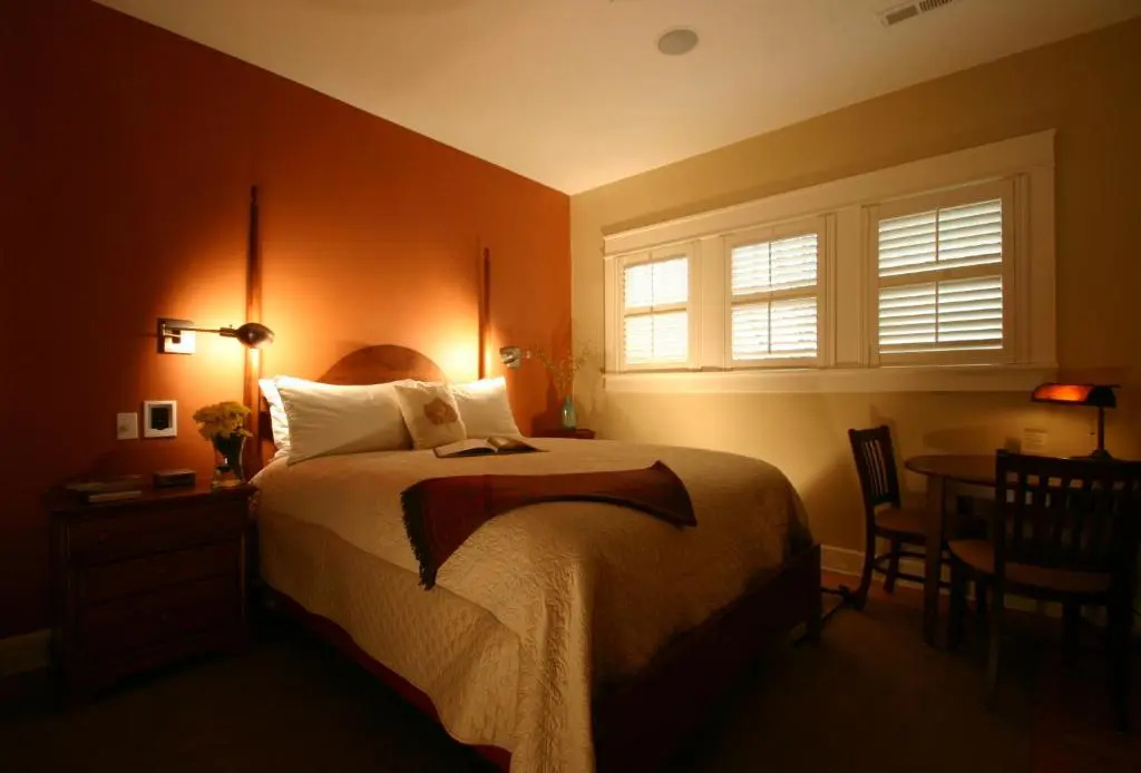 No.105 Skylark Double room (full double bed)