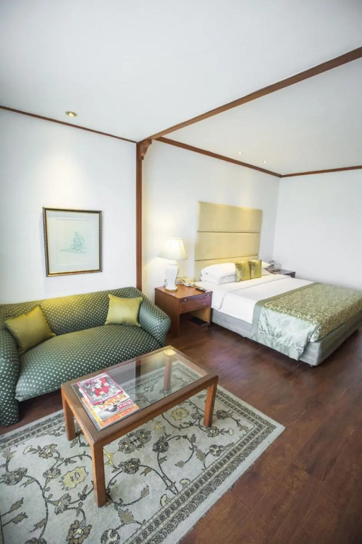 Taj Banjara — фото