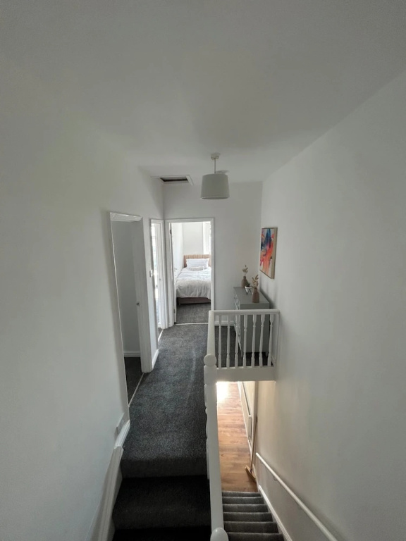 4 Bedroom House, Sleeps 7 - Central & Pet Friendly