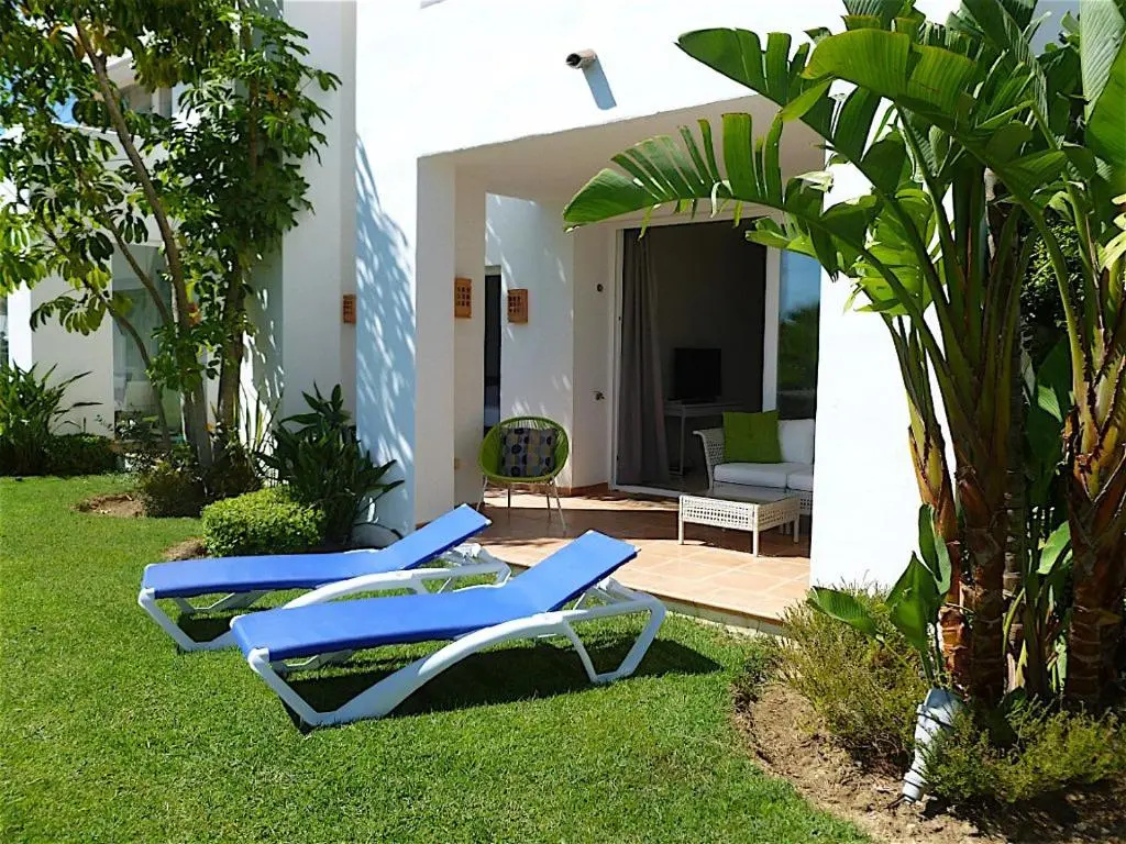 Al-402 Apartment in Alcazaba Lagoon