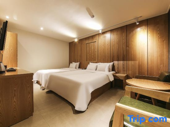 Standard Double room (twin beds)