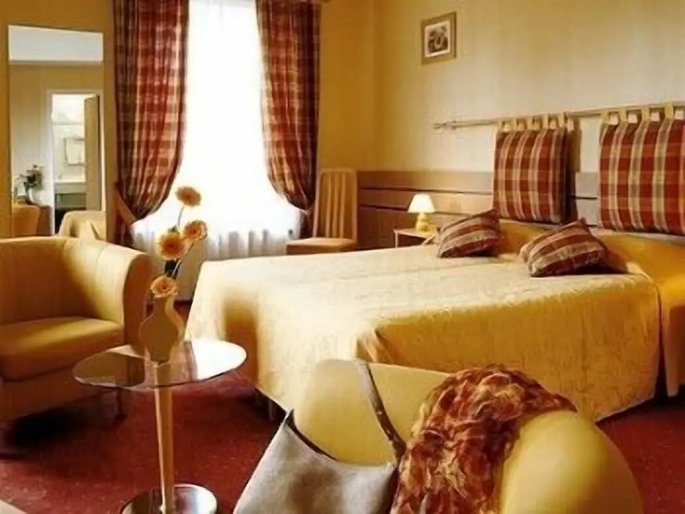Standard Double room (twin beds)