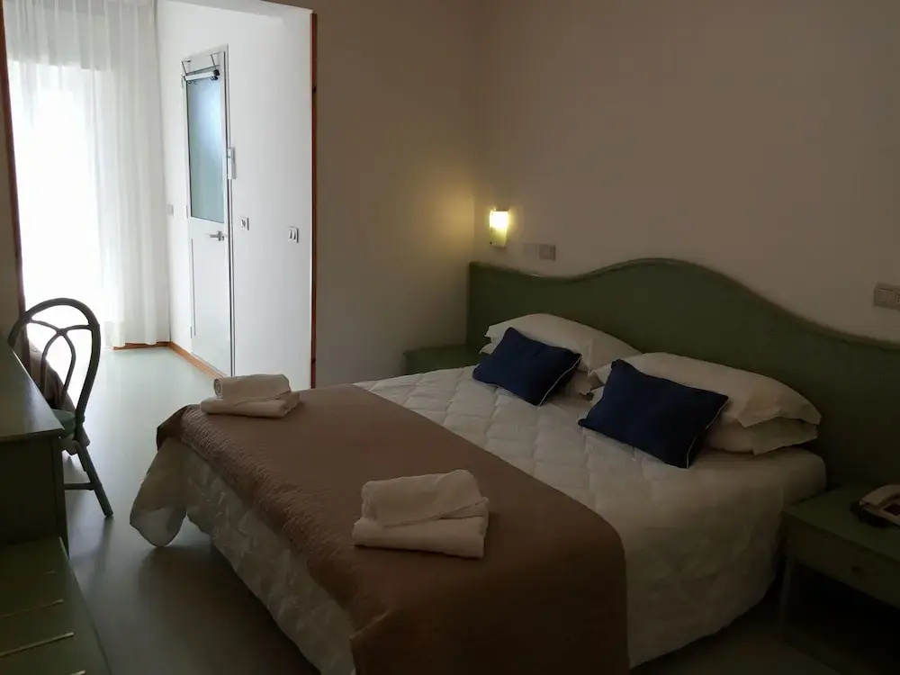 Standard Triple room with balcony