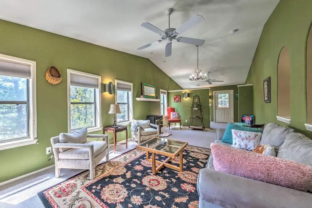 Cloudcroft Escape w/ Forest Views! - фото 2