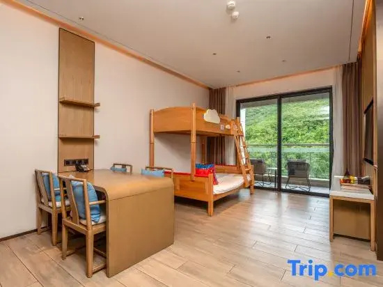Quadruple Family Suite with balcony