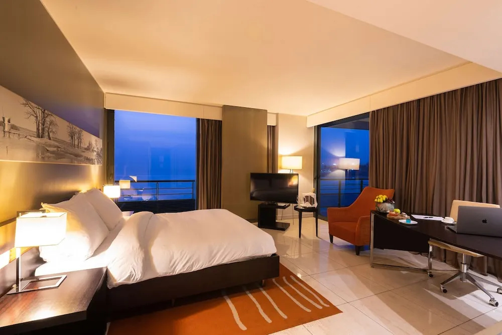 Premium room