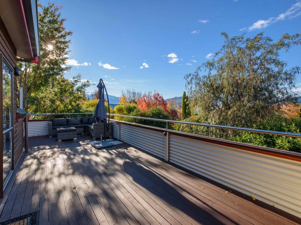 Haven by The Lake - Wanaka Holiday Home