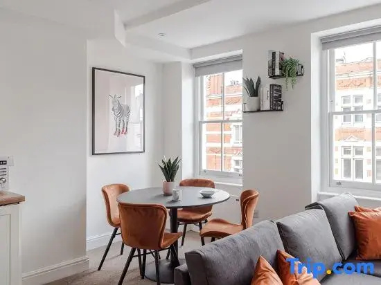 The Foley Residence III - Fitzrovia - by Frankie