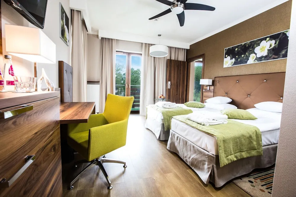 Mineral Hotel Malinowy Raj - Chambres