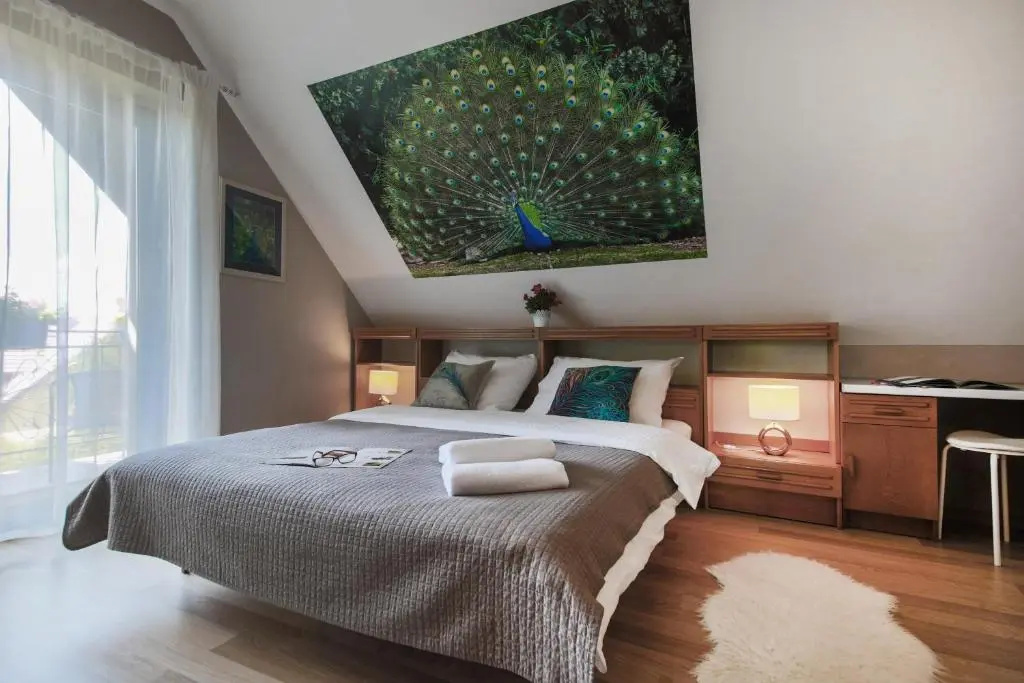 3 Bedrooms Apartment