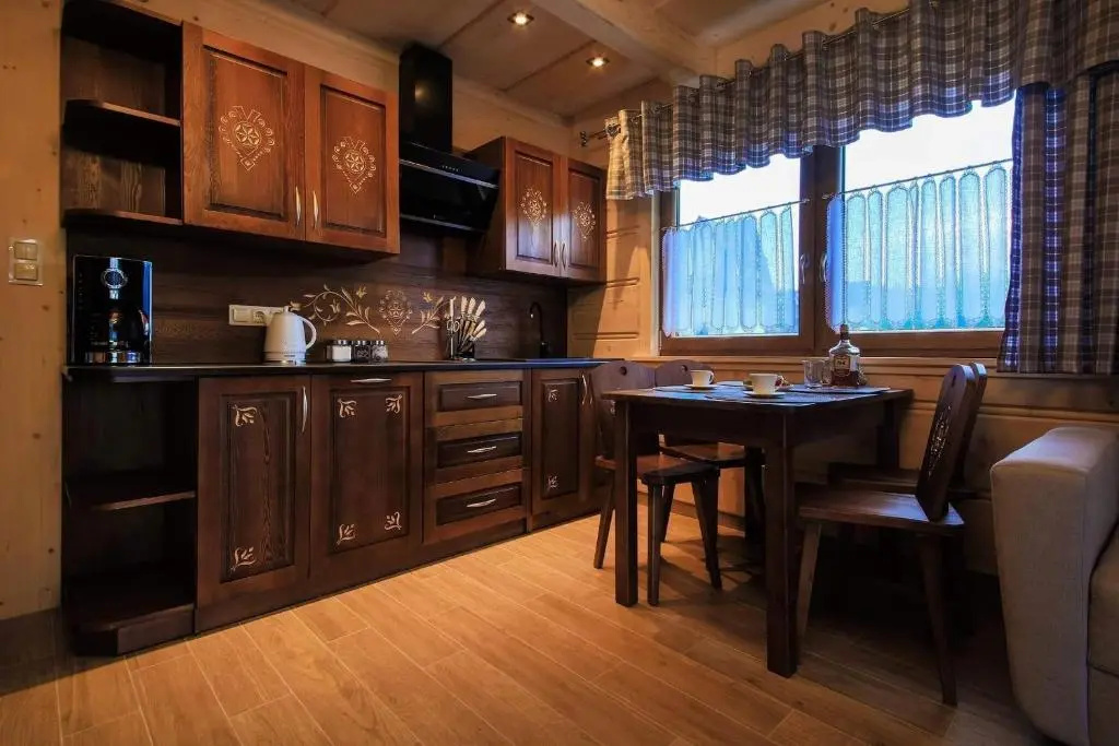 2 Bedrooms Cottage