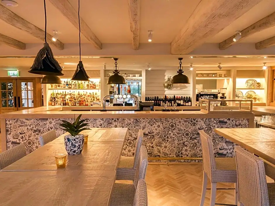 Food & Beverage