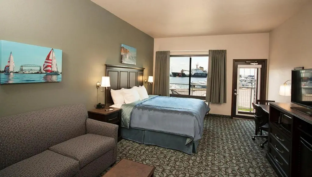 Park Point Marina Inn - Chambres