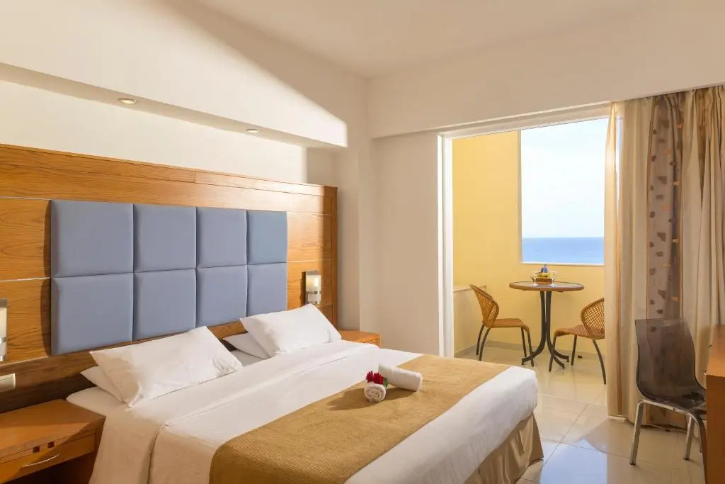 Family room with sea view