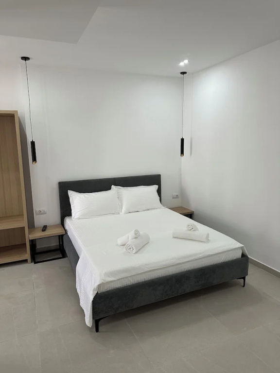Standard Double room with balcony (full double bed)