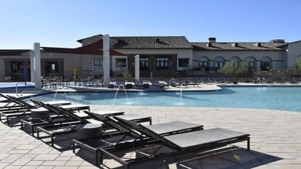 3BR Goodyear Home Pvt Pool Sleeps 8 - фото 9