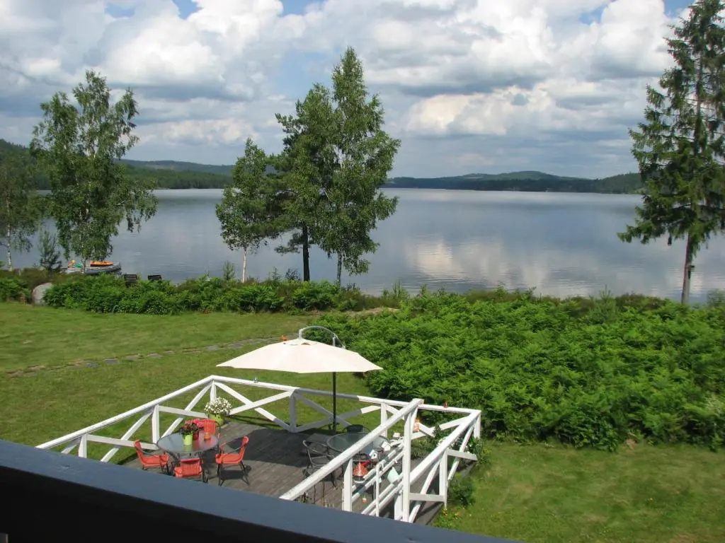 Standard Double room with lake view (twin beds)