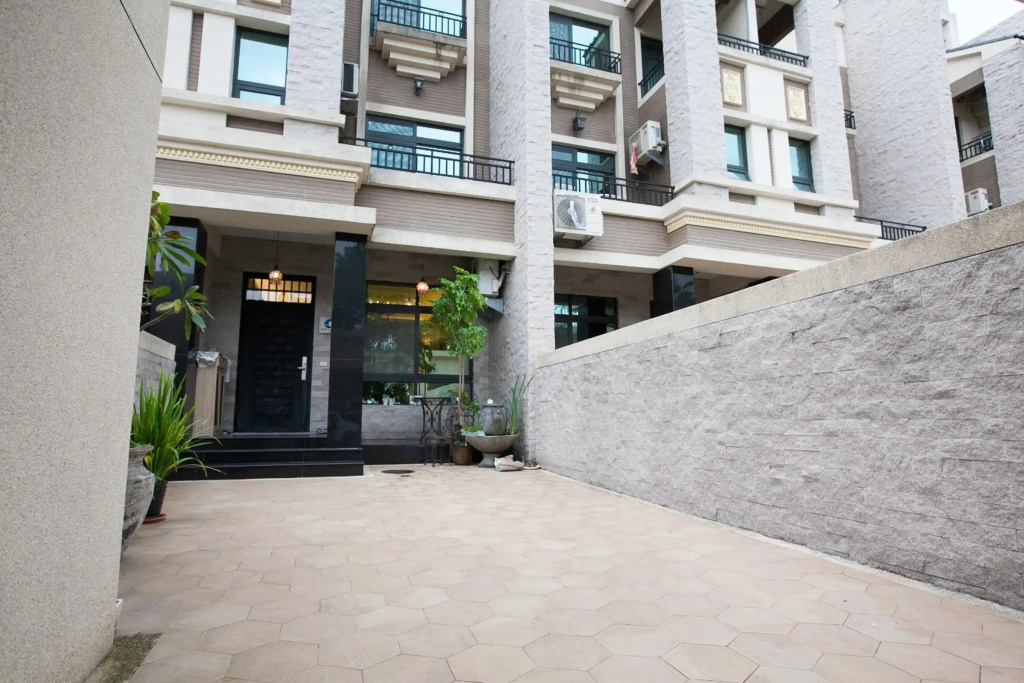 Iris Guest House