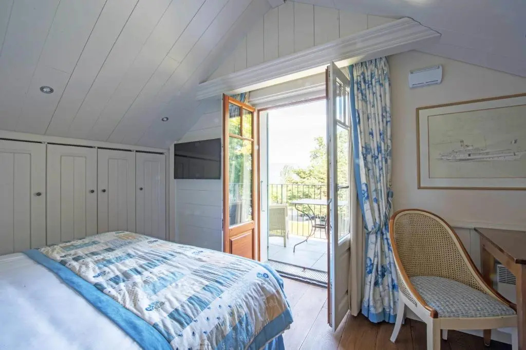 Standard Double room with garden view (full double bed)