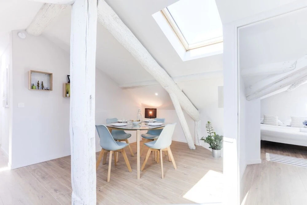 Wonderful 2 Bedrooms, Place de la Comédie