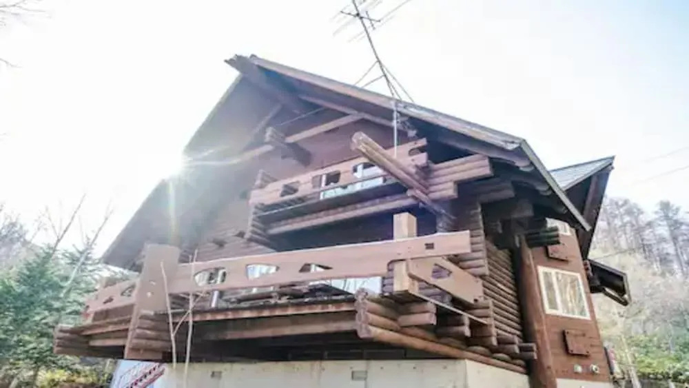 Lake Toya Hillside House