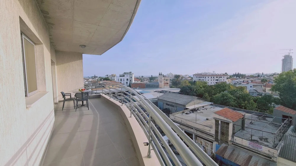 58 LIM - Stay Mystique Apartment