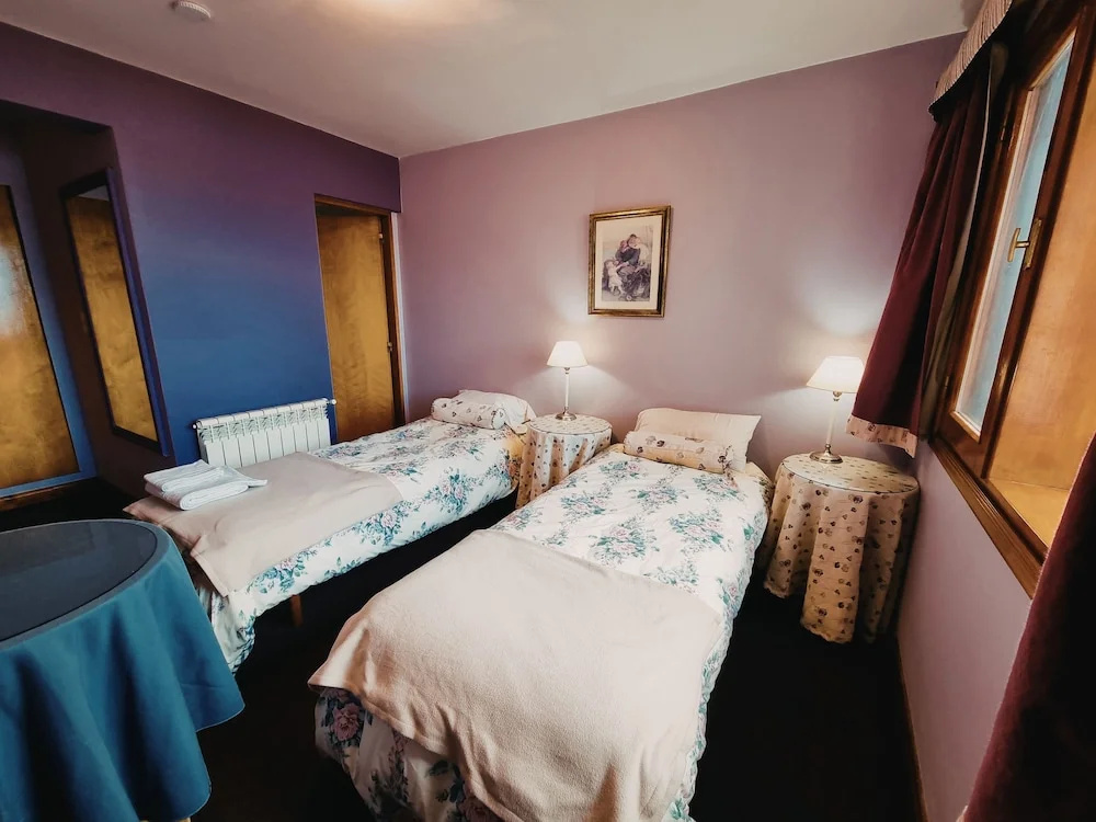 Economy Double room (twin beds)