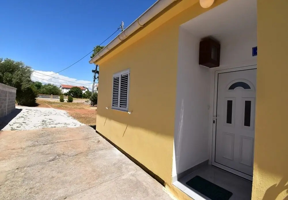 Branka - 80 m From Beach - H