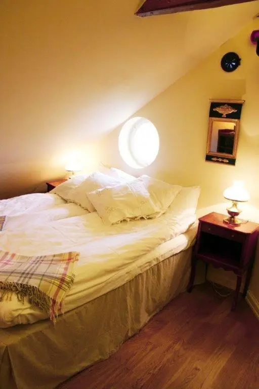 Economy room