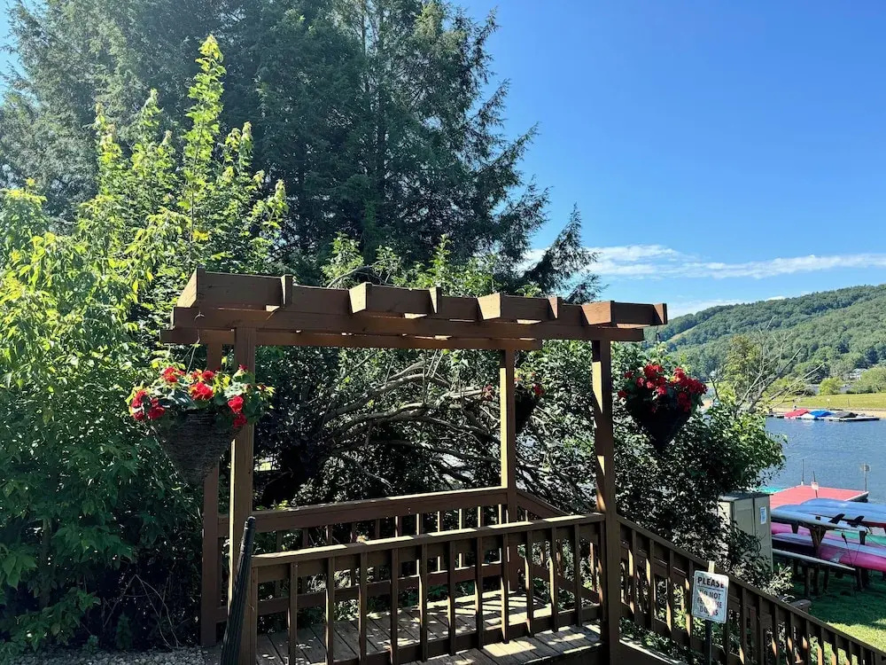 LakeFront Lodge