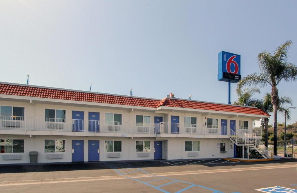 Motel 6 La Mesa, CA - San Diego