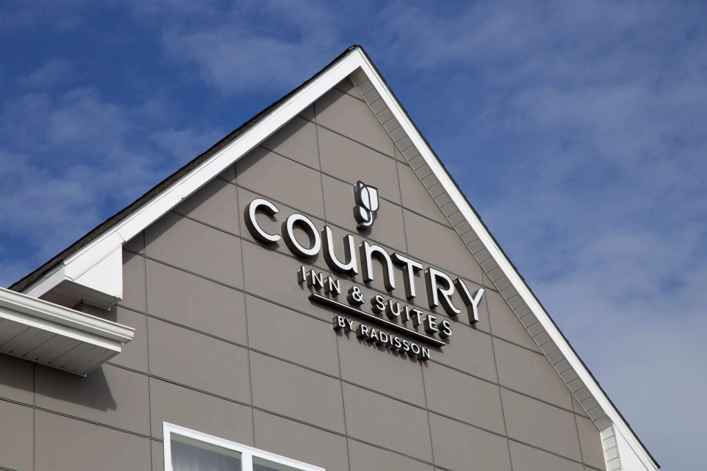 Country Inn & Suites by Radisson, Crystal Lake, IL