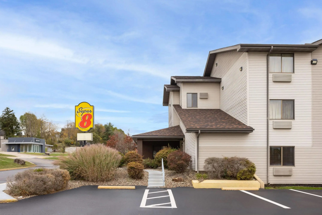 Super 8 by Wyndham New Stanton