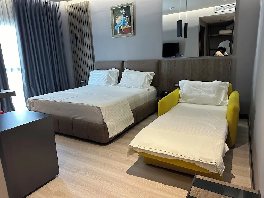 1 Bedroom Deluxe Triple room