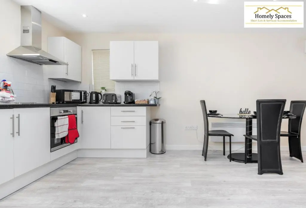 Bedford Hospital Victoria Maisonette By Homely Spaces Short Lets & Serviced Accommodation