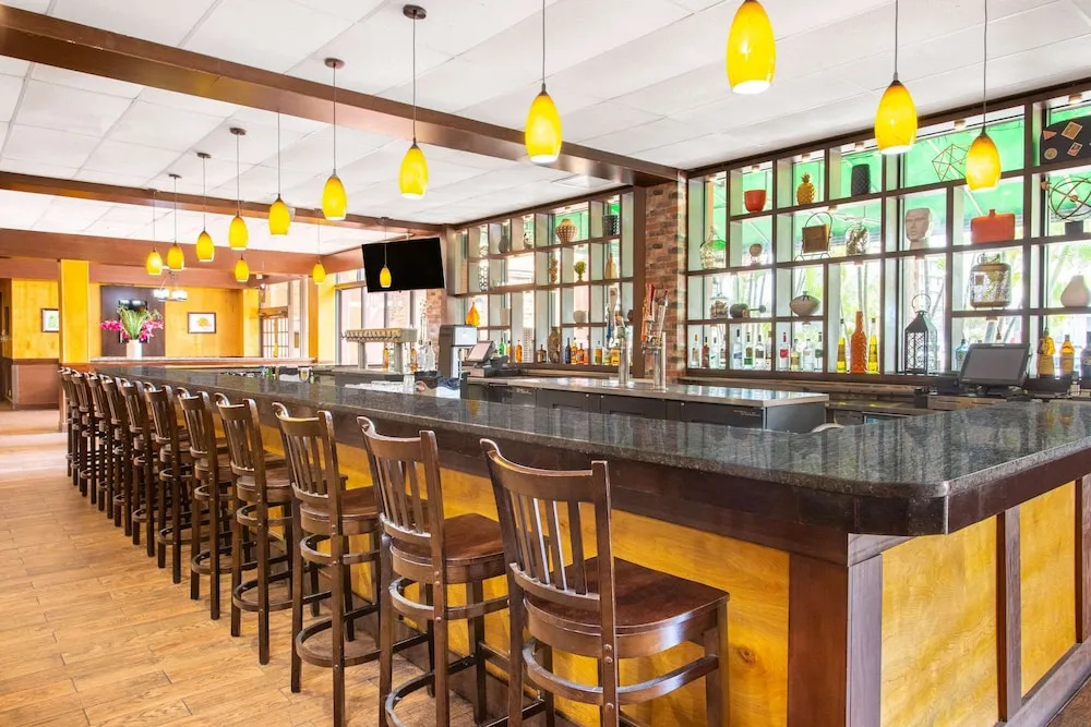 Food & Beverage