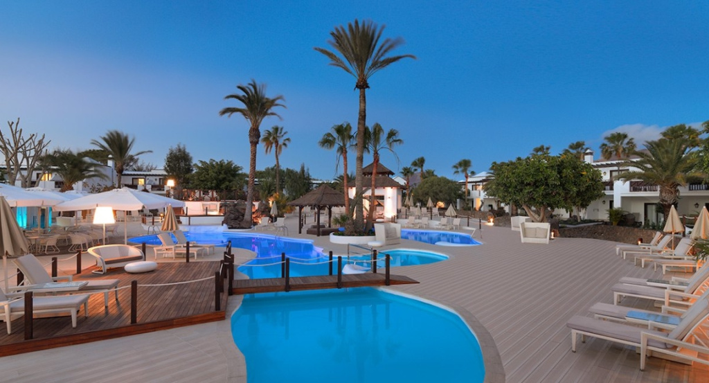 Beach & Waterfront