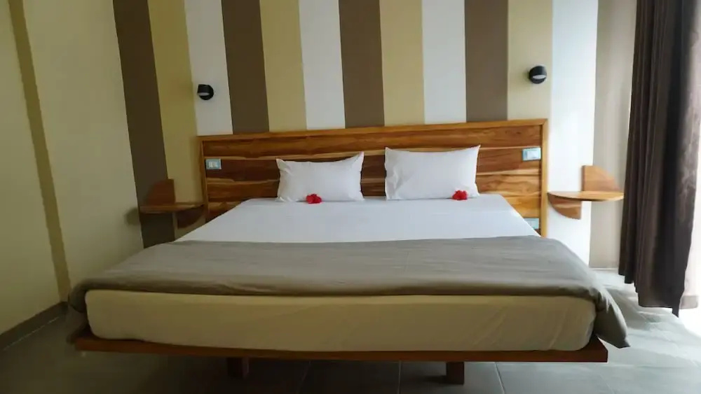 Deluxe Double room with balcony and with ocean view (full double bed)