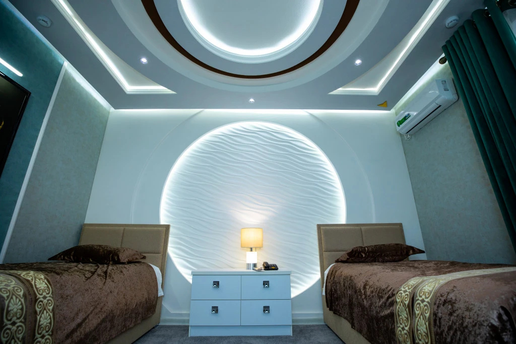 Lobby & Reception