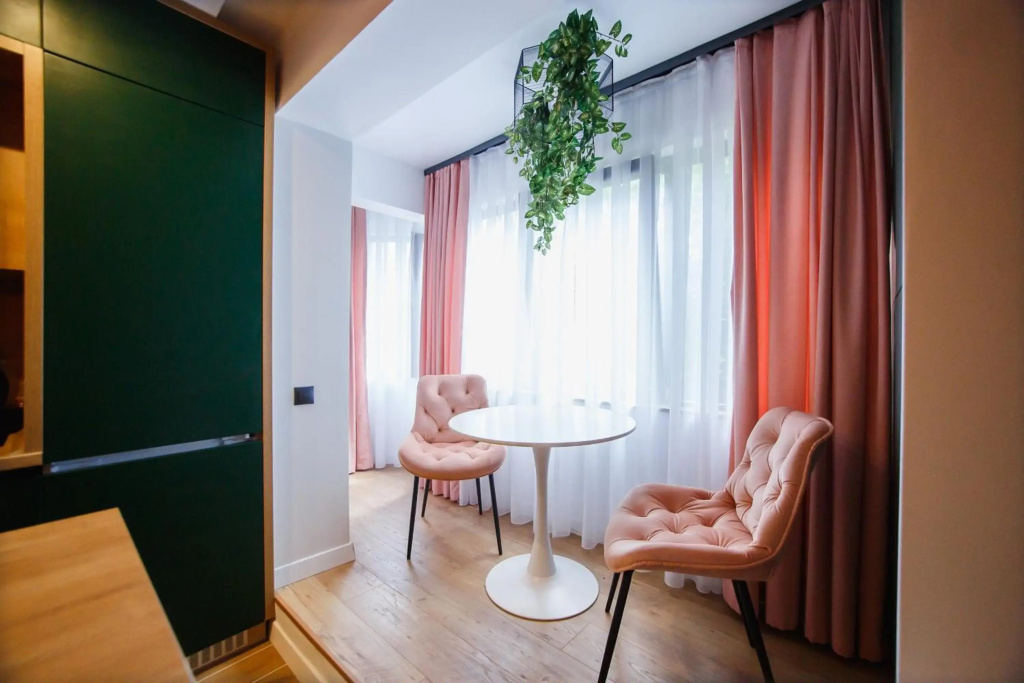 Green Velvet City Retreat