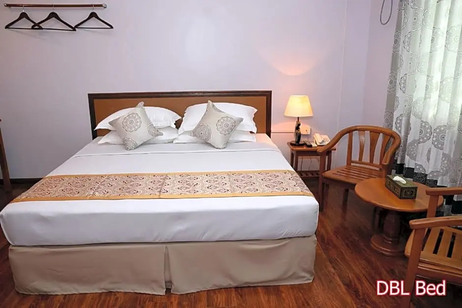 Deluxe Double room (full double bed)