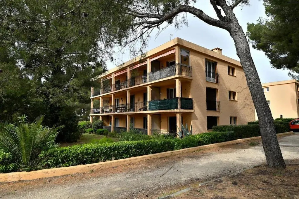 CYTHARISTA–T3 de standing avec vue mer à La Ciotat