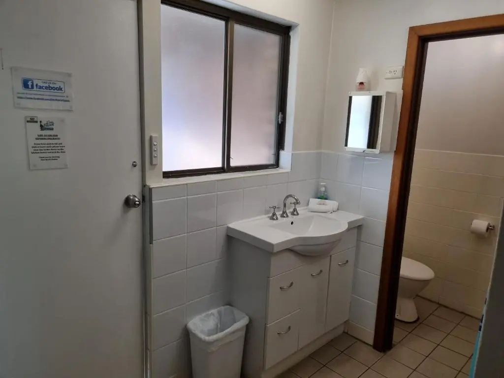 2 Bedrooms Double Chalet (full double bed)