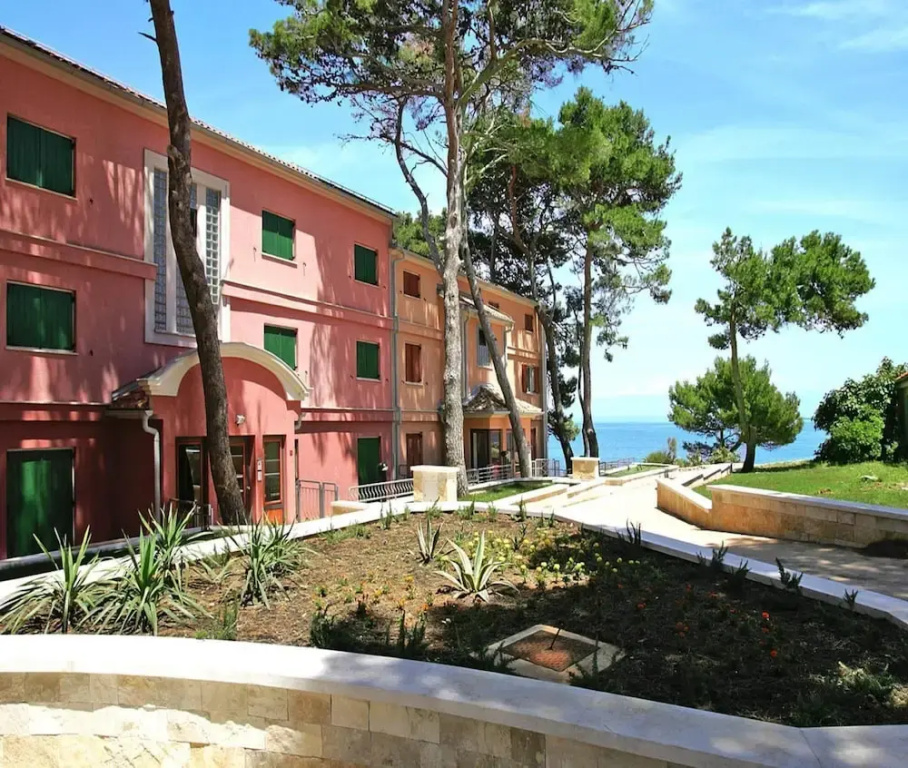 Apartment in Veli Losinj by the Sea