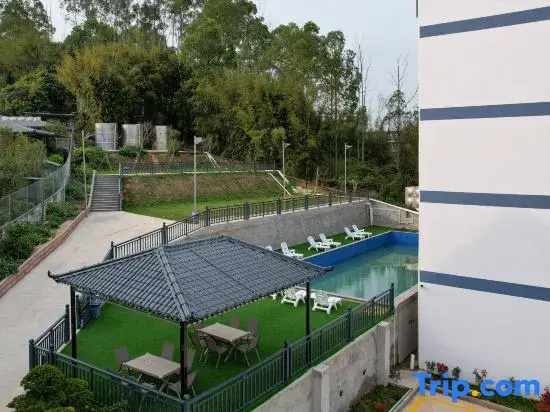 Flower Time Hot Spring B&B (Huangshadong Branch)