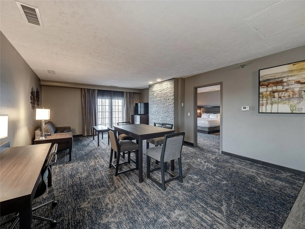 Presidential Double Suite (full double bed)