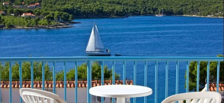 Beach & Waterfront