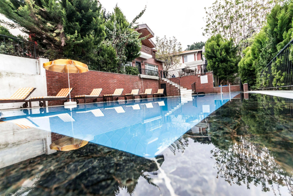 Büyükada Apart Hotel - Karadağ Apart