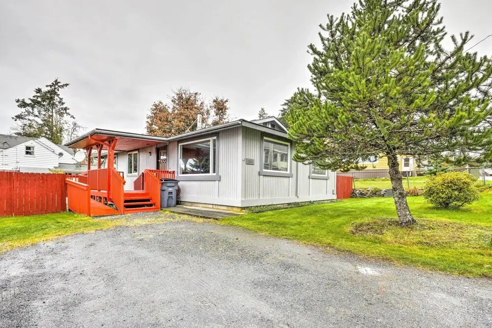 Walkable Sitka Getaway w/ Community Perks!